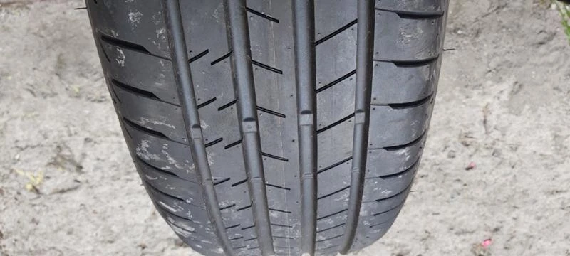 Гуми Летни 225/60R18, снимка 1 - Гуми и джанти - 33440628