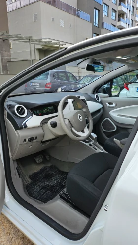 Renault Zoe R240 / 22kW / Carplay / Собствена батерия, снимка 12