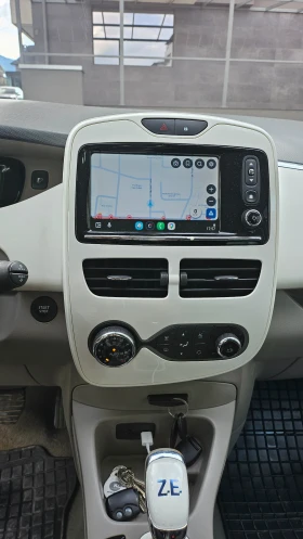 Renault Zoe R240 / 22kW / Carplay / Собствена батерия, снимка 14
