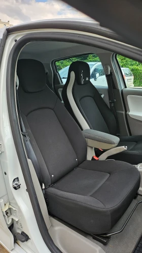 Renault Zoe R240 / 22kW / Carplay / Собствена батерия, снимка 11