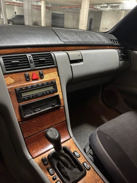 Mercedes-Benz E 250, снимка 9