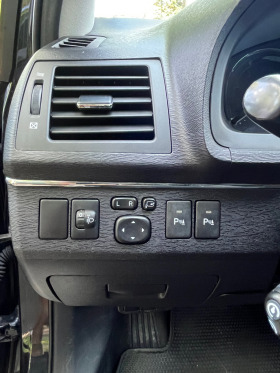 Toyota Avensis 1.8i нов внос , снимка 16
