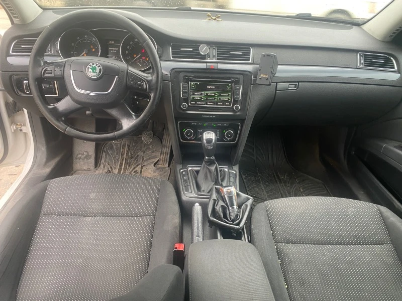 Skoda Superb 2.0 TDI 4x4, снимка 8 - Автомобили и джипове - 43525357