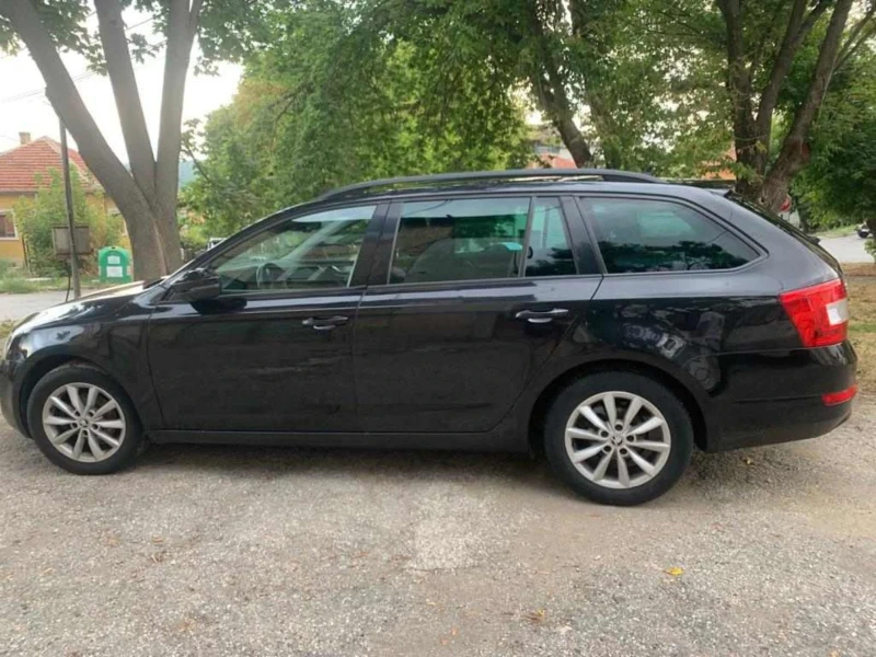 Skoda Octavia 1.6 TDI, снимка 4 - Автомобили и джипове - 47624135