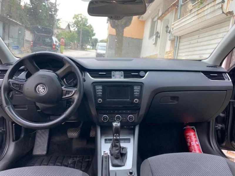 Skoda Octavia 1.6 TDI, снимка 7 - Автомобили и джипове - 47624135