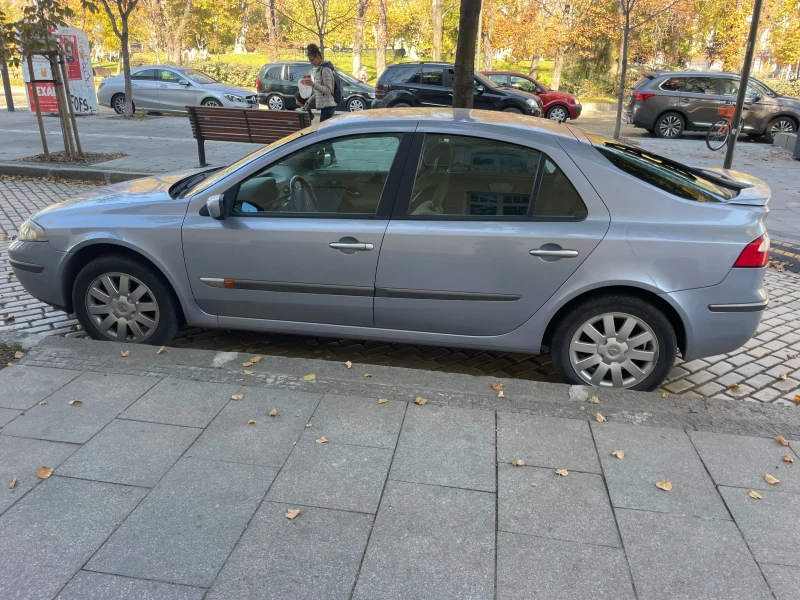 Renault Laguna 1.8 16V, снимка 2 - Автомобили и джипове - 47727169