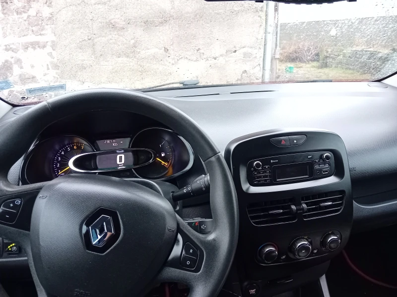 Renault Clio 1.2, снимка 8 - Автомобили и джипове - 48187039