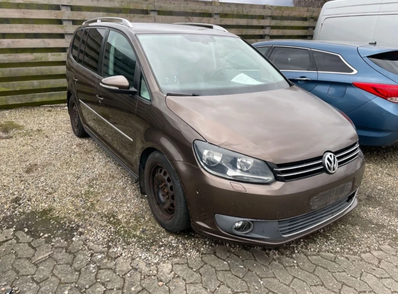 VW Touran DSG 1.6TDI , снимка 2 - Автомобили и джипове - 49522223