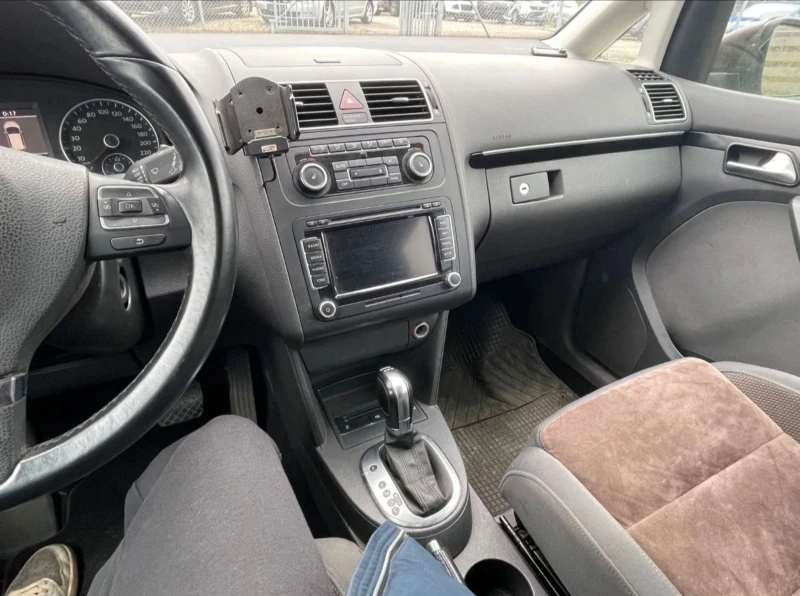 VW Touran DSG 1.6TDI , снимка 5 - Автомобили и джипове - 49522223