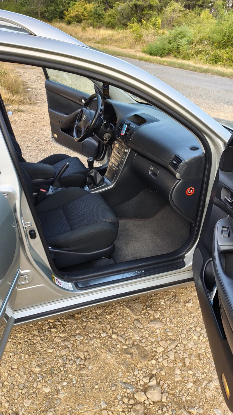 Toyota Avensis 2.0 , снимка 11 - Автомобили и джипове - 50490015