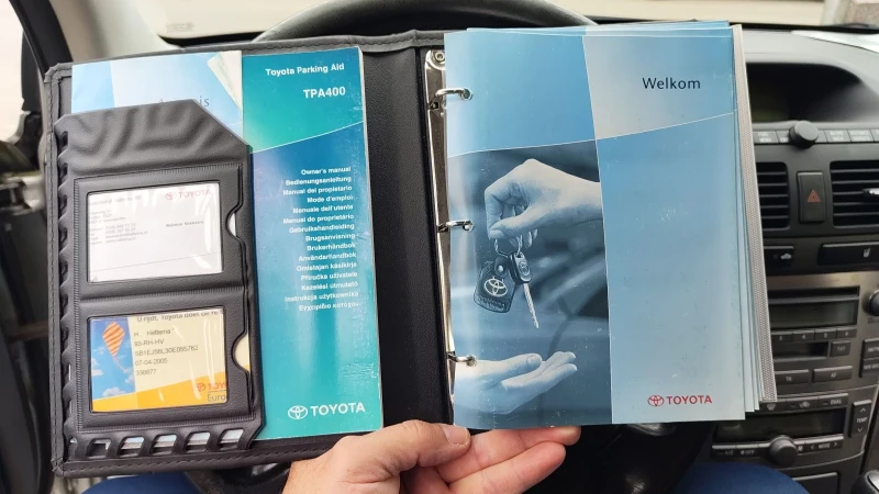 Toyota Avensis 2.0 , снимка 17 - Автомобили и джипове - 50490015