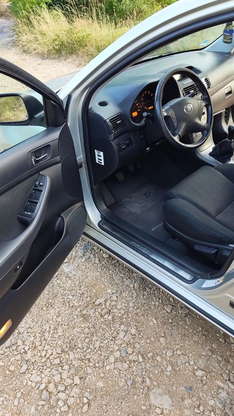 Toyota Avensis 2.0 , снимка 7 - Автомобили и джипове - 50490015