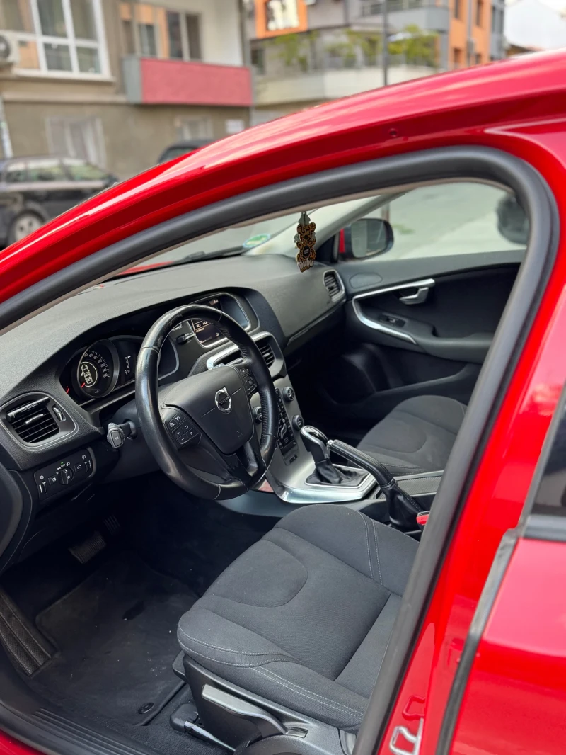 Volvo V40 2.0 d 150ps automatik, снимка 8 - Автомобили и джипове - 52677975