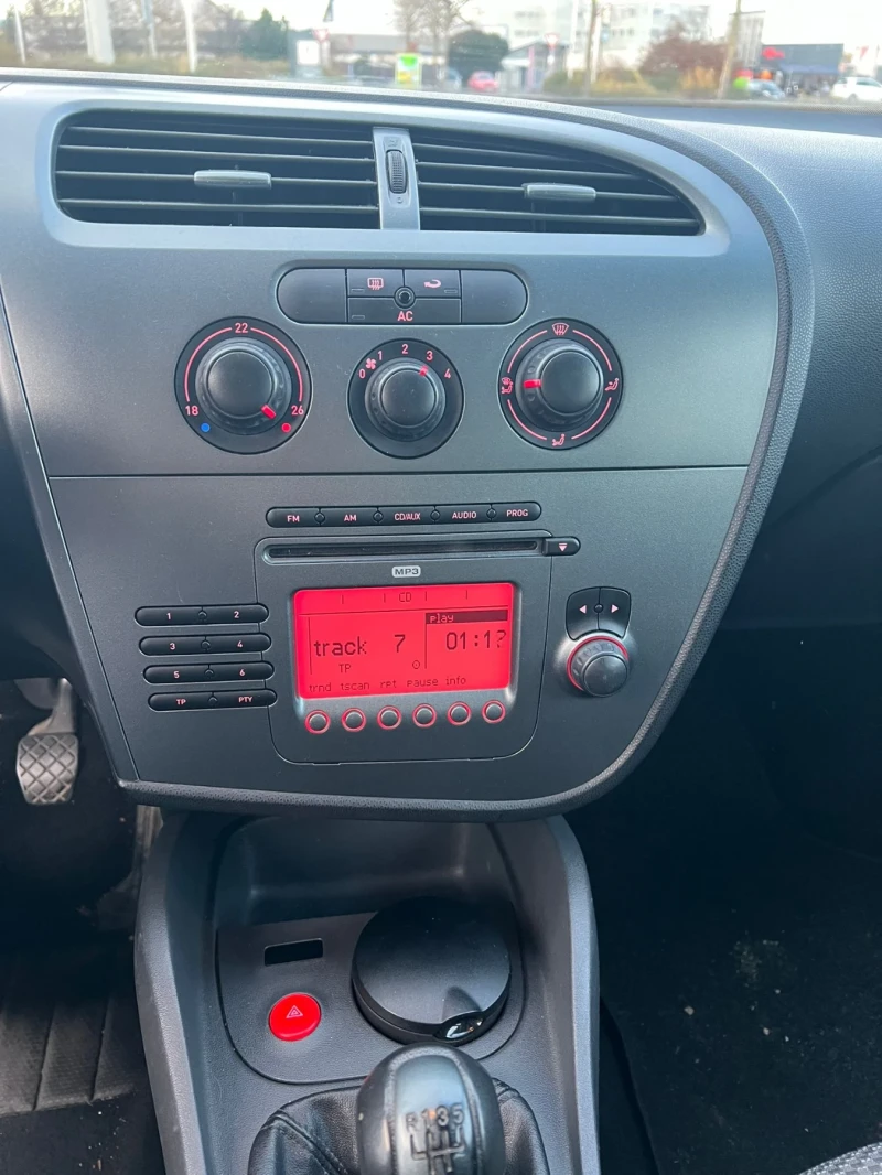 Seat Leon, снимка 8 - Автомобили и джипове - 52658237