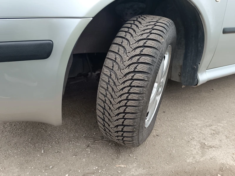 Skoda Octavia 2.0i, снимка 6 - Автомобили и джипове - 52856643