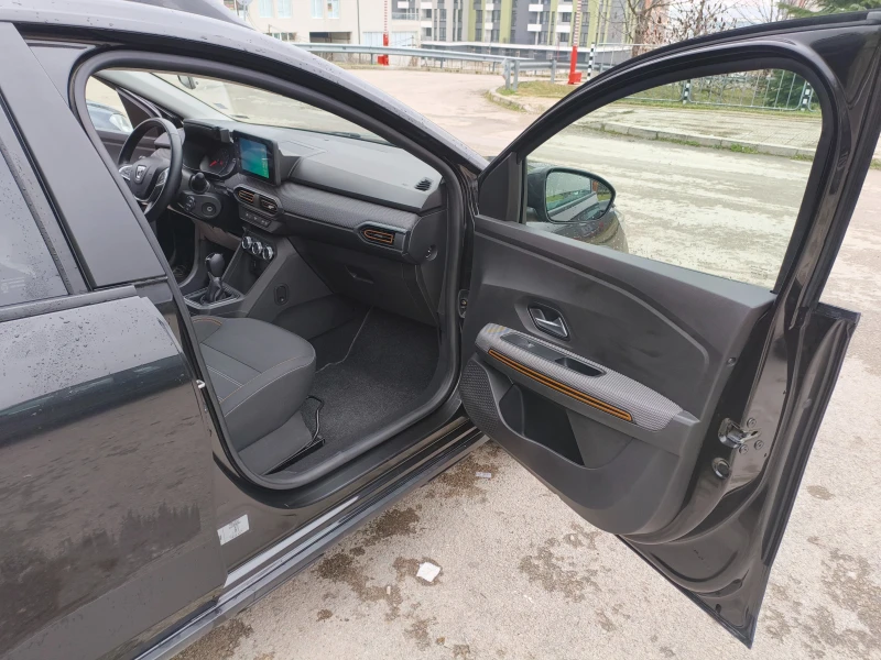 Dacia Sandero Stepway, снимка 11 - Автомобили и джипове - 53315629