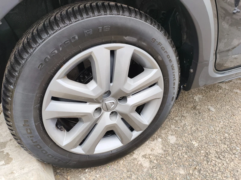 Dacia Sandero Stepway, снимка 9 - Автомобили и джипове - 53315629