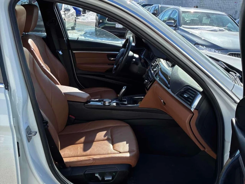 BMW 330 i xDrive/CARFAX/ШИБИДАХ/ПРЕДСТАВИТЕЛСТВО НА BMW, снимка 7 - Автомобили и джипове - 53585577