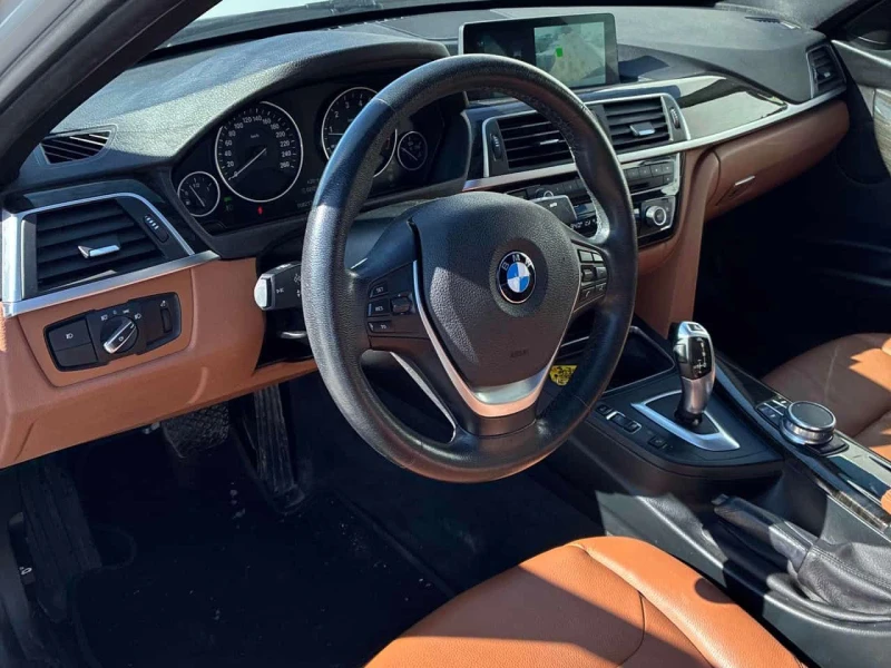 BMW 330 i xDrive/CARFAX/ШИБИДАХ/ПРЕДСТАВИТЕЛСТВО НА BMW, снимка 8 - Автомобили и джипове - 53585577