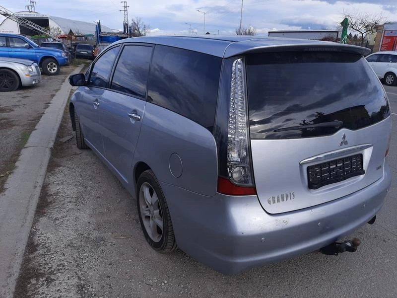 Mitsubishi Grandis 2.0 did - изображение 5