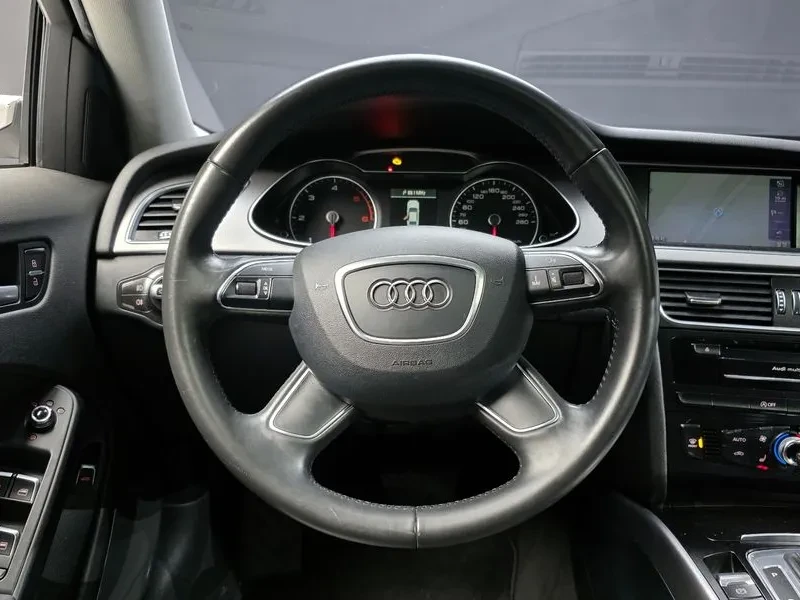 Audi A4 2.0 TDI, снимка 13 - Автомобили и джипове - 53678088