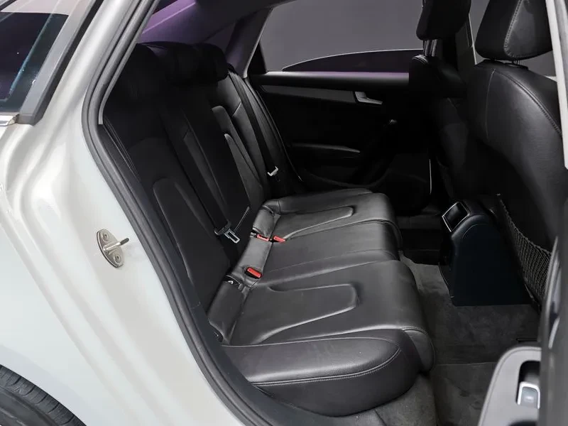 Audi A4 2.0 TDI, снимка 12 - Автомобили и джипове - 53678088