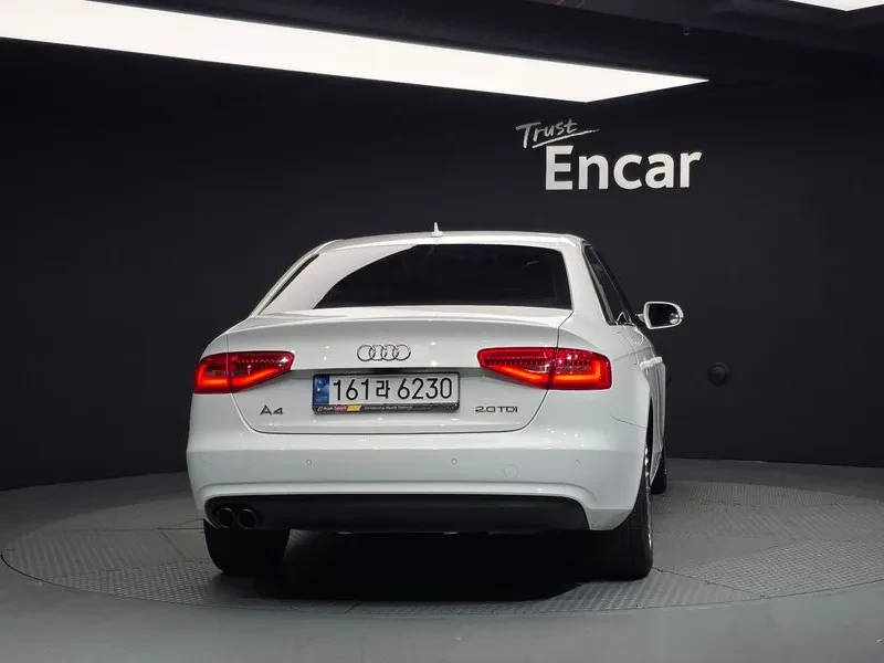 Audi A4 2.0 TDI, снимка 4 - Автомобили и джипове - 53678088