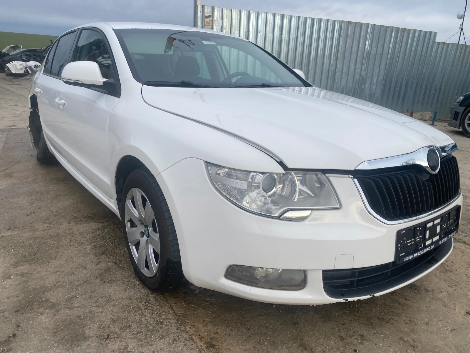 Skoda Superb 2.0 TDI 4x4 - изображение 2