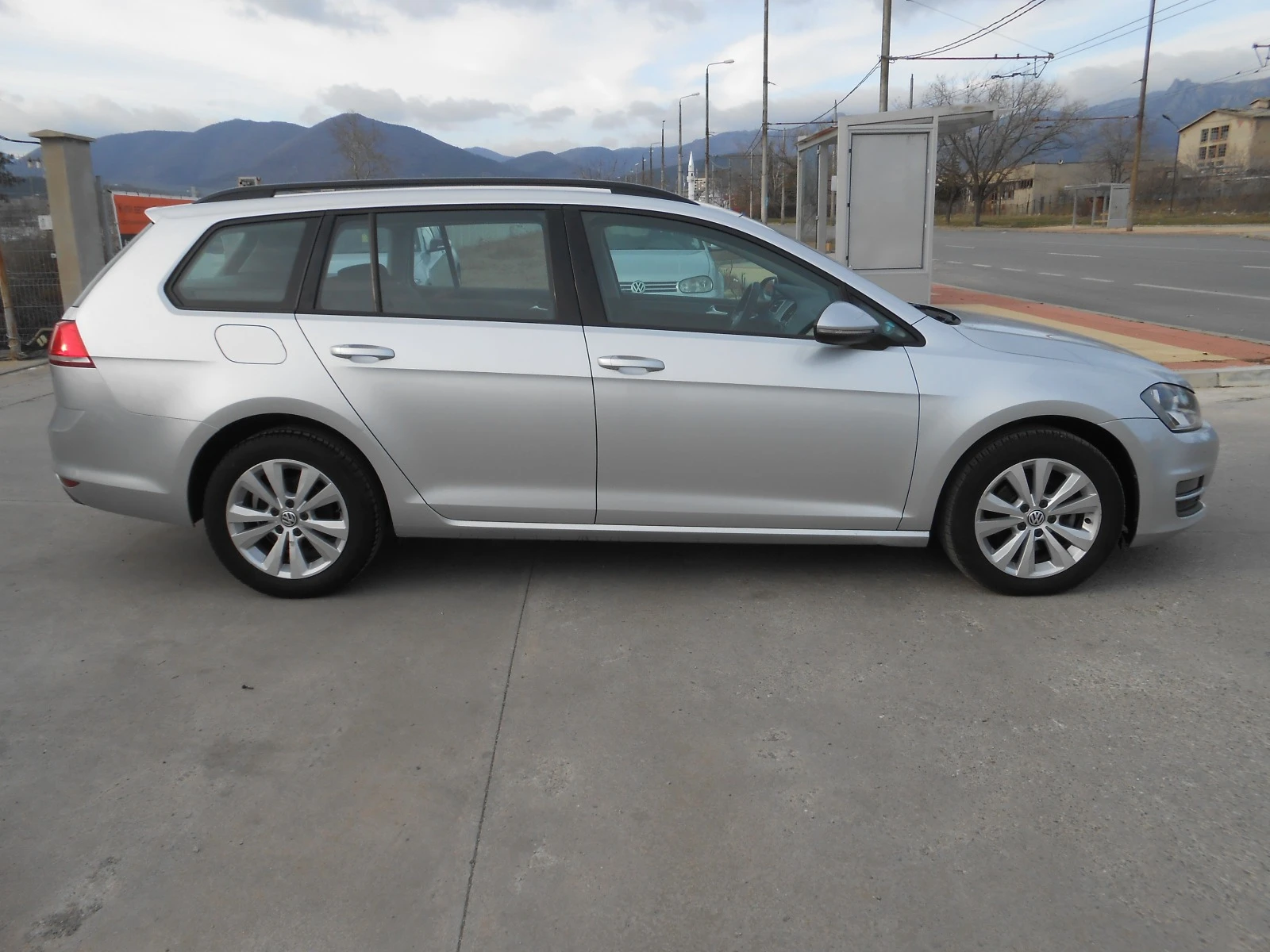 VW Golf sw-1.6d-Euro-5B - изображение 4