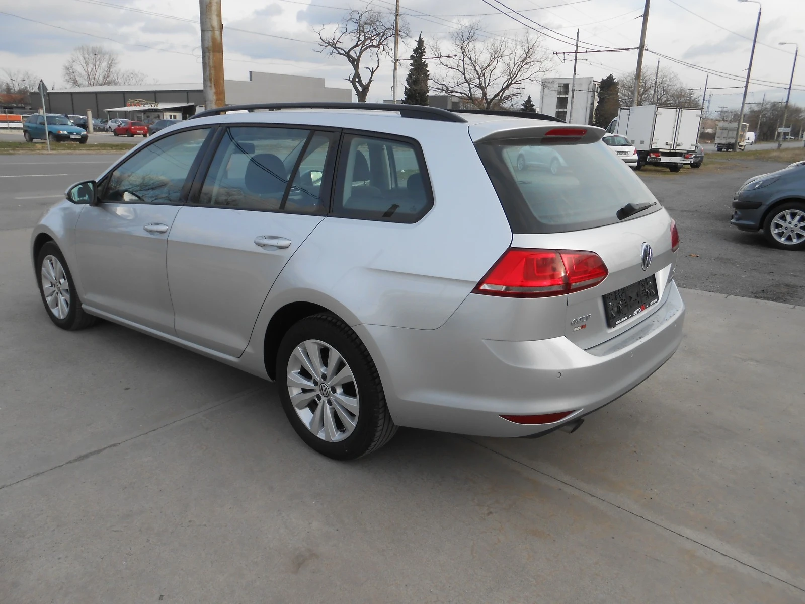 VW Golf sw-1.6d-Euro-5B - изображение 7