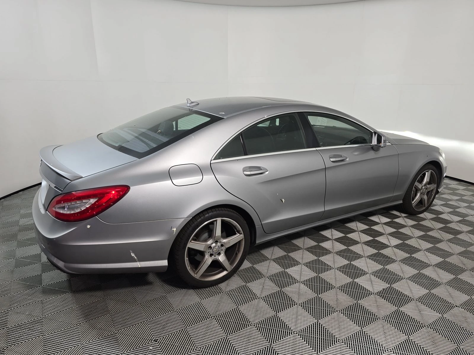 Mercedes-Benz CLS 550 AMG* Обдух* Full LED* Harman* М.Точка* Нощ.виждане - изображение 4
