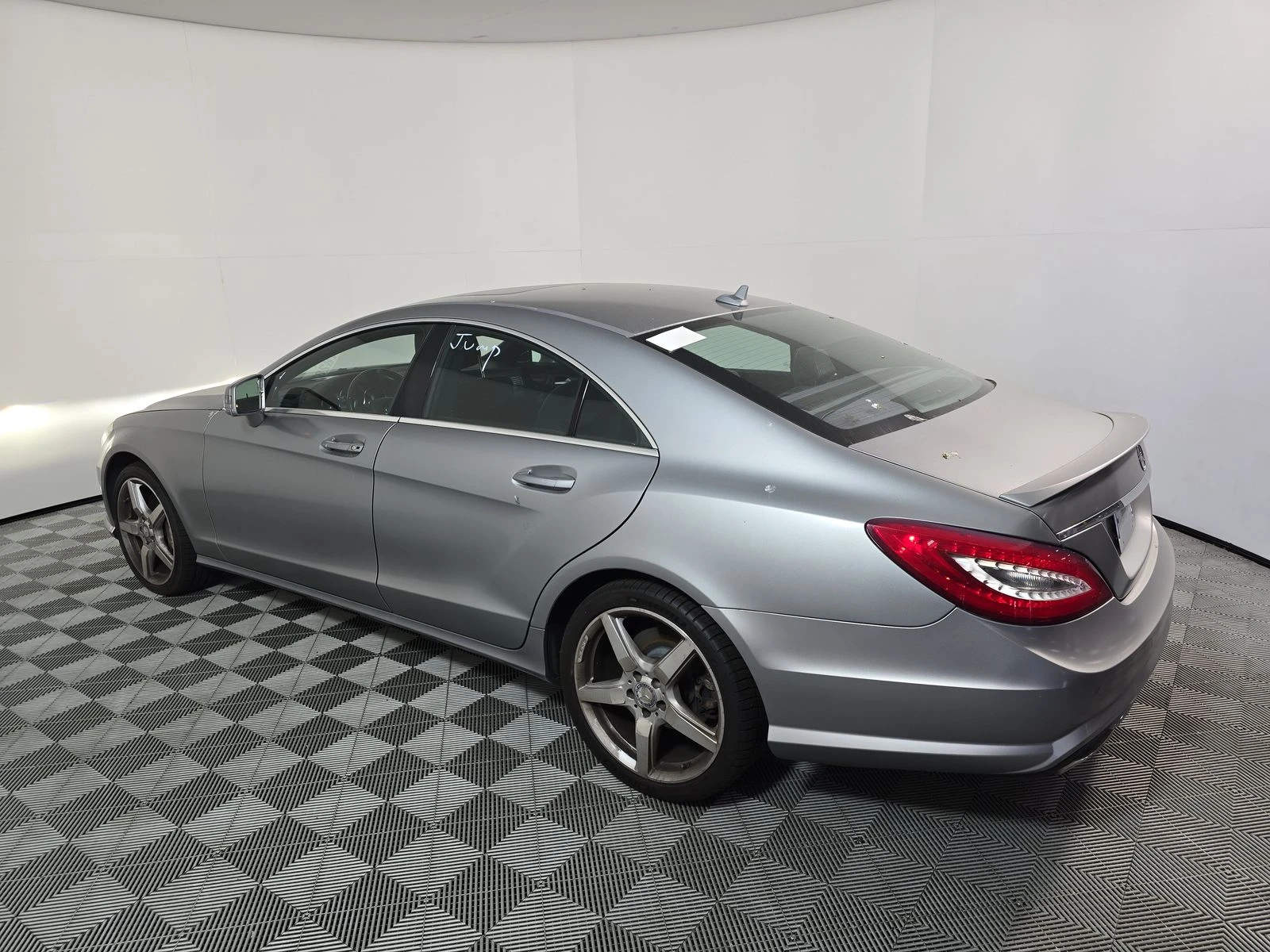 Mercedes-Benz CLS 550 AMG* Обдух* Full LED* Harman* М.Точка* Нощ.виждане - изображение 2
