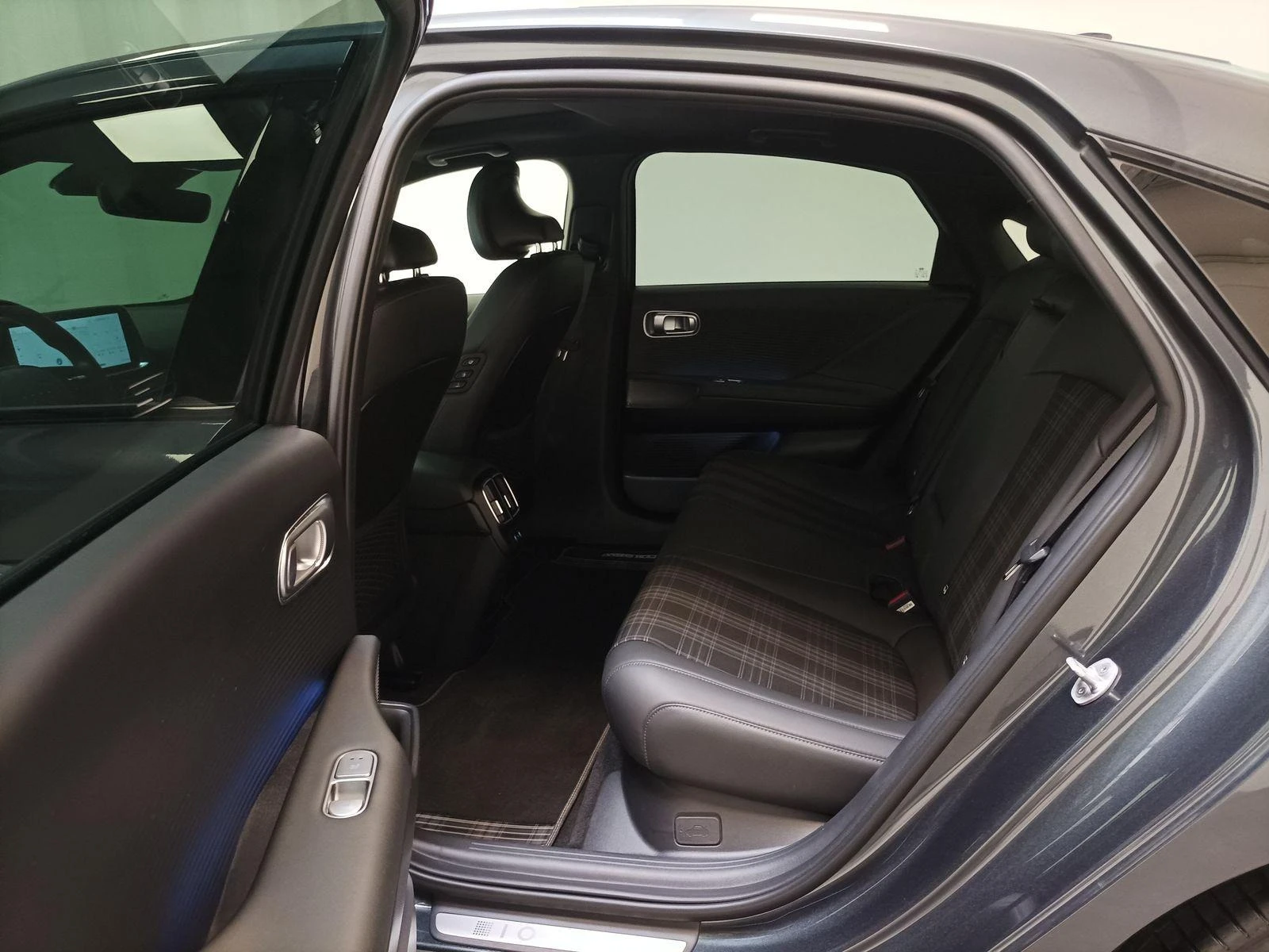 Hyundai Ioniq 6 FIRST EDITION 4WD MATRIX-LED HEAD UP CAMERA  | Mobile.bg   13