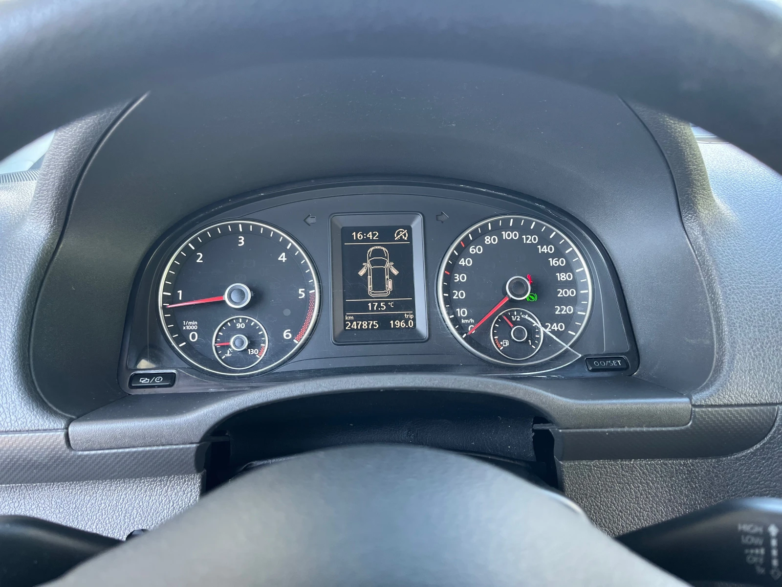 VW Caddy 1.6TDI, АВТОМАТ EURO5, снимка 12 - Автомобили и джипове - 53637327