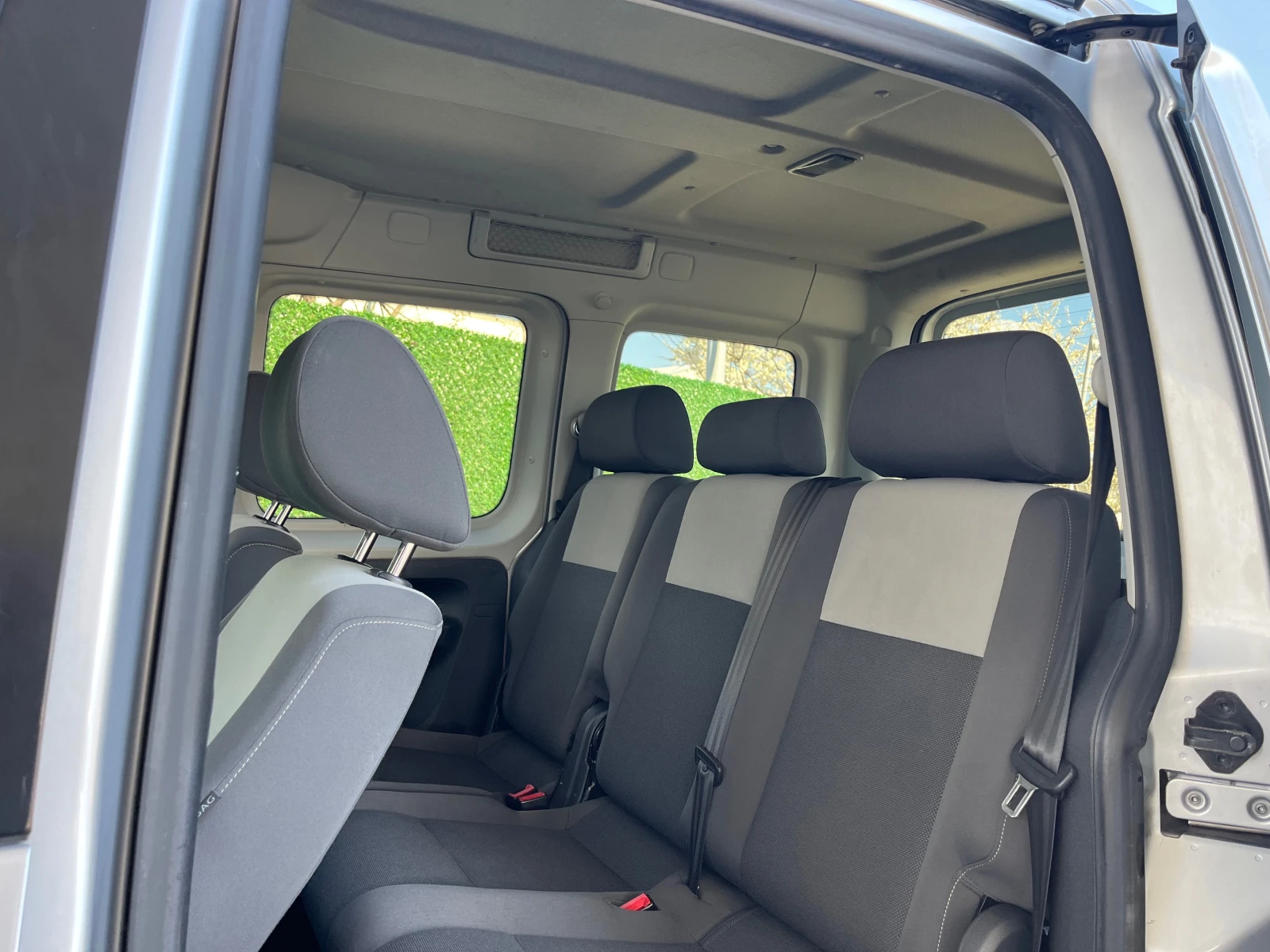 VW Caddy 1.6TDI, АВТОМАТ EURO5, снимка 11 - Автомобили и джипове - 53637327