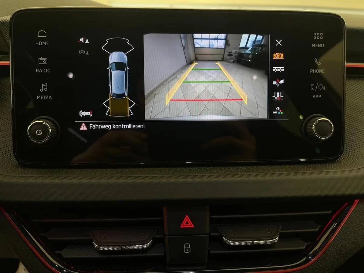 Skoda Scala 1.0TFSI/116HP/MONTECARLO/PANO/CAM/MATRIX/NAVI/128z, снимка 14 - Автомобили и джипове - 53781032