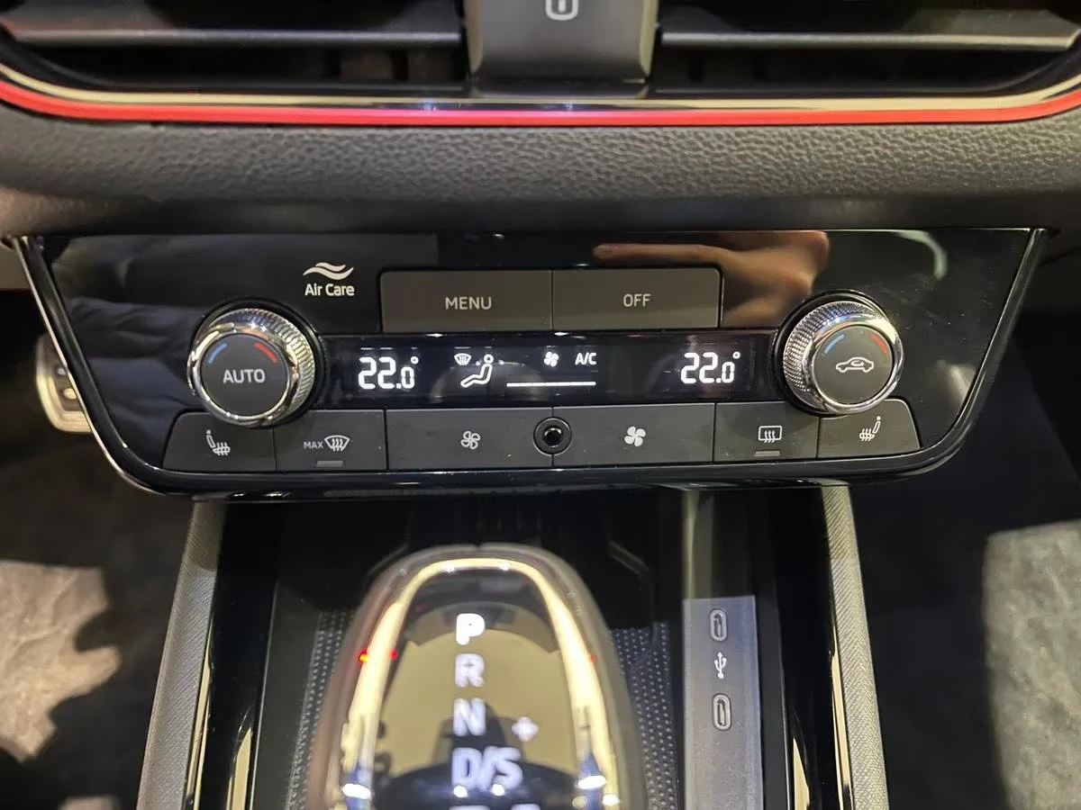 Skoda Scala 1.0TFSI/116HP/MONTECARLO/PANO/CAM/MATRIX/NAVI/128z, снимка 15 - Автомобили и джипове - 53781032