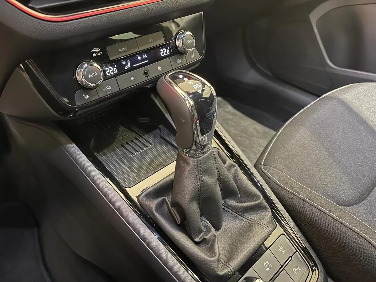 Skoda Scala 1.0TFSI/116HP/MONTECARLO/PANO/CAM/MATRIX/NAVI/128z, снимка 16 - Автомобили и джипове - 53781032