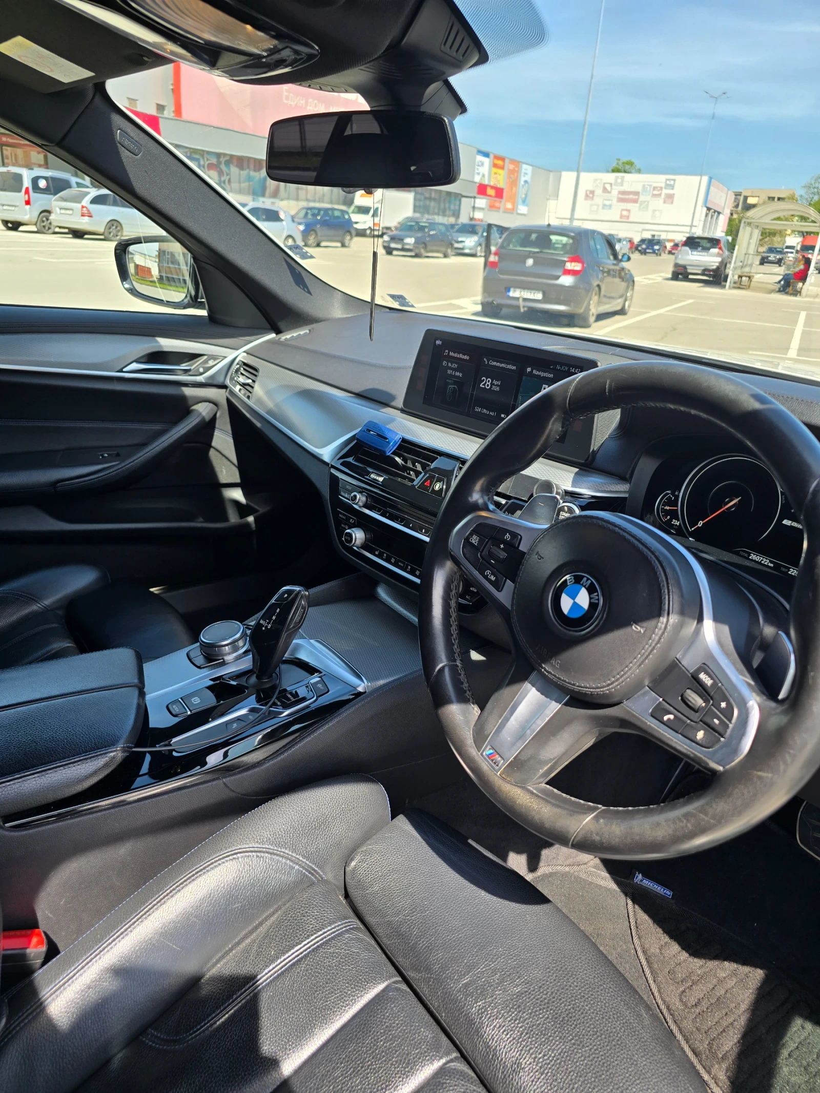 BMW 530E, снимка 14 - Автомобили и джипове - 54349349