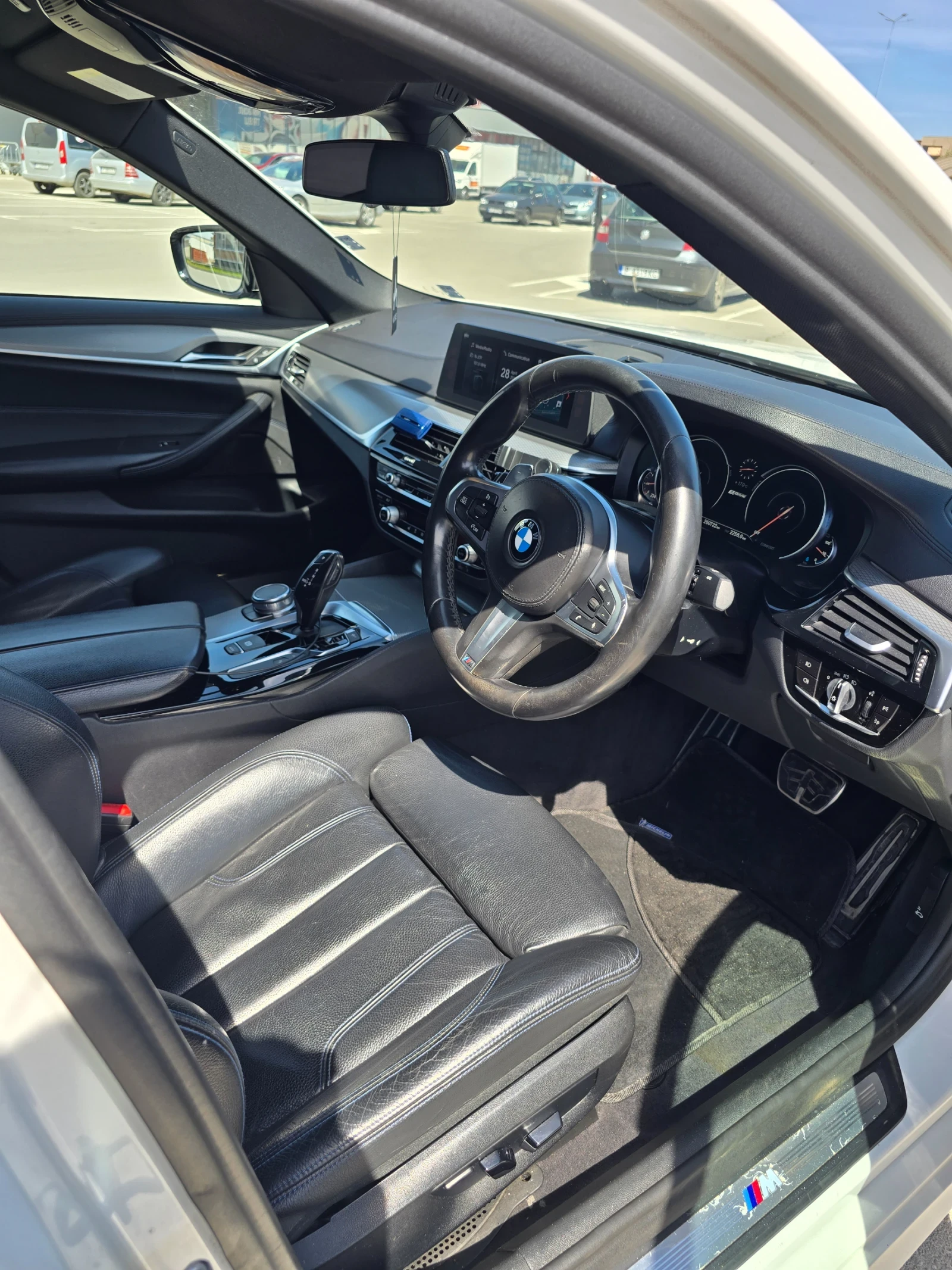 BMW 530E, снимка 13 - Автомобили и джипове - 54349349