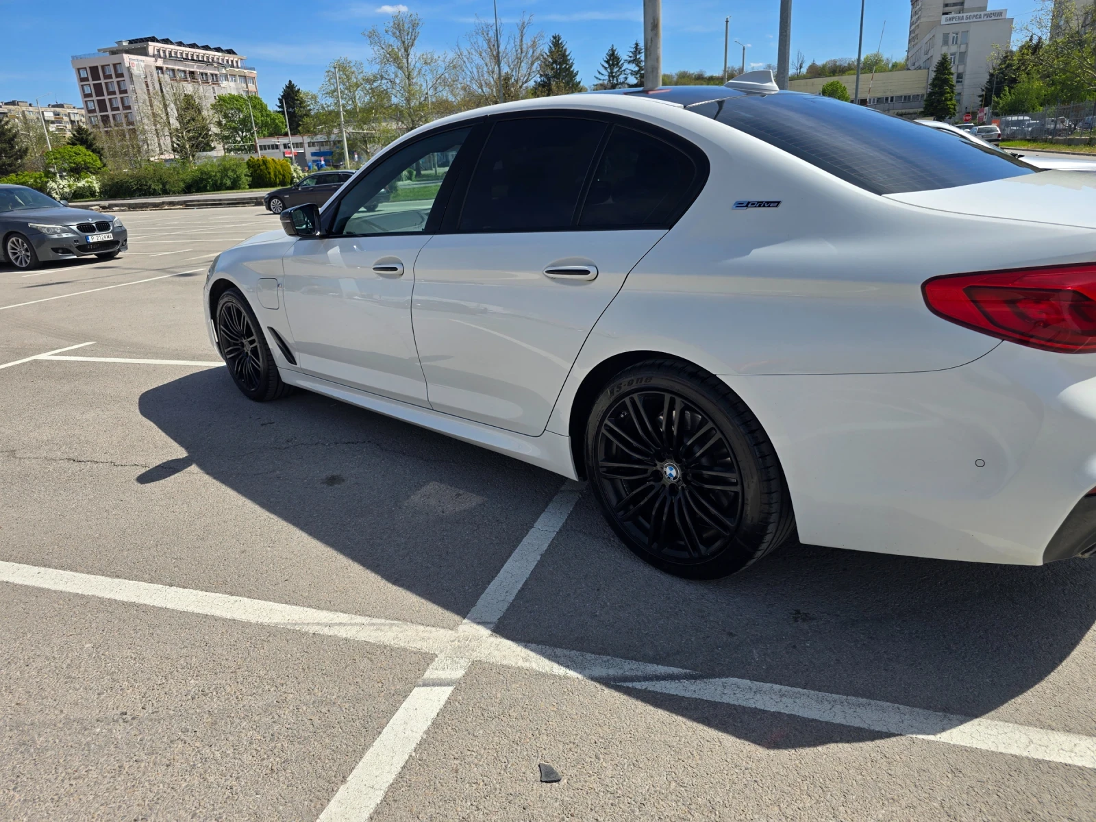 BMW 530E, снимка 10 - Автомобили и джипове - 54349349