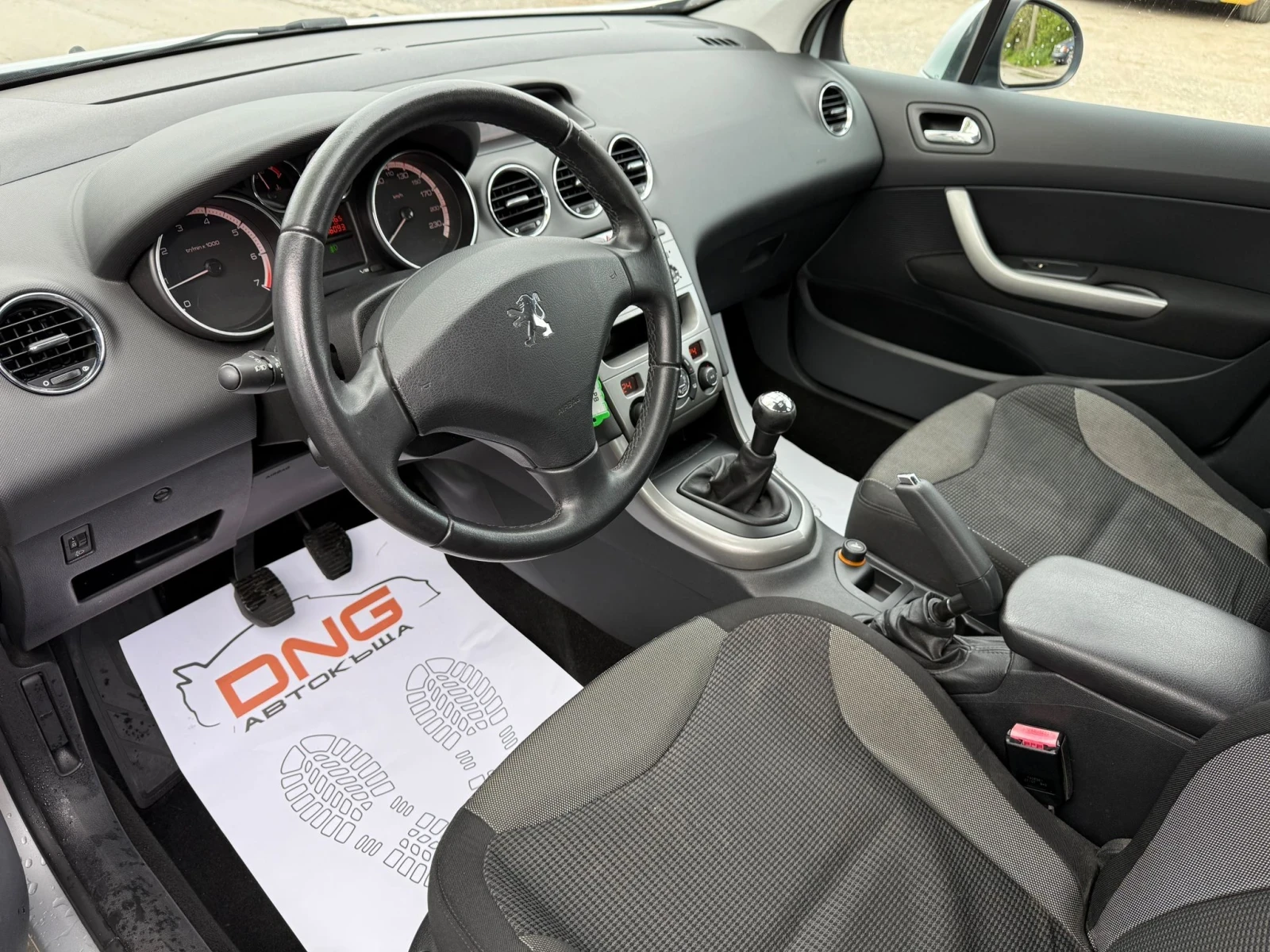 Peugeot 308 1, 600 EURO5, снимка 8 - Автомобили и джипове - 54382314