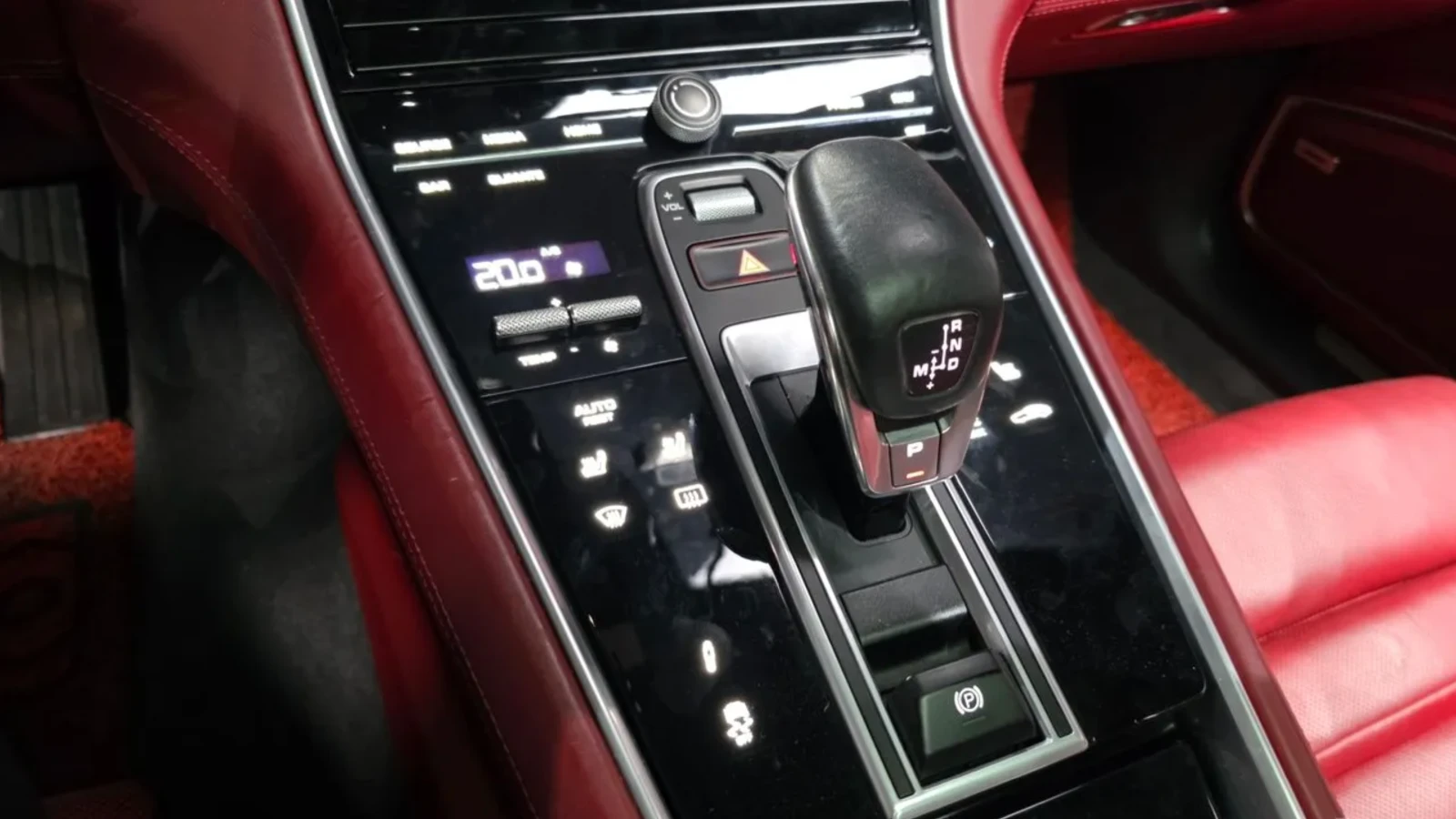 Porsche Panamera HD MATRIX | BOSE | SPORT CHRONO | ПОДГРЕВ | ОБДУХ, снимка 14 - Автомобили и джипове - 54609653