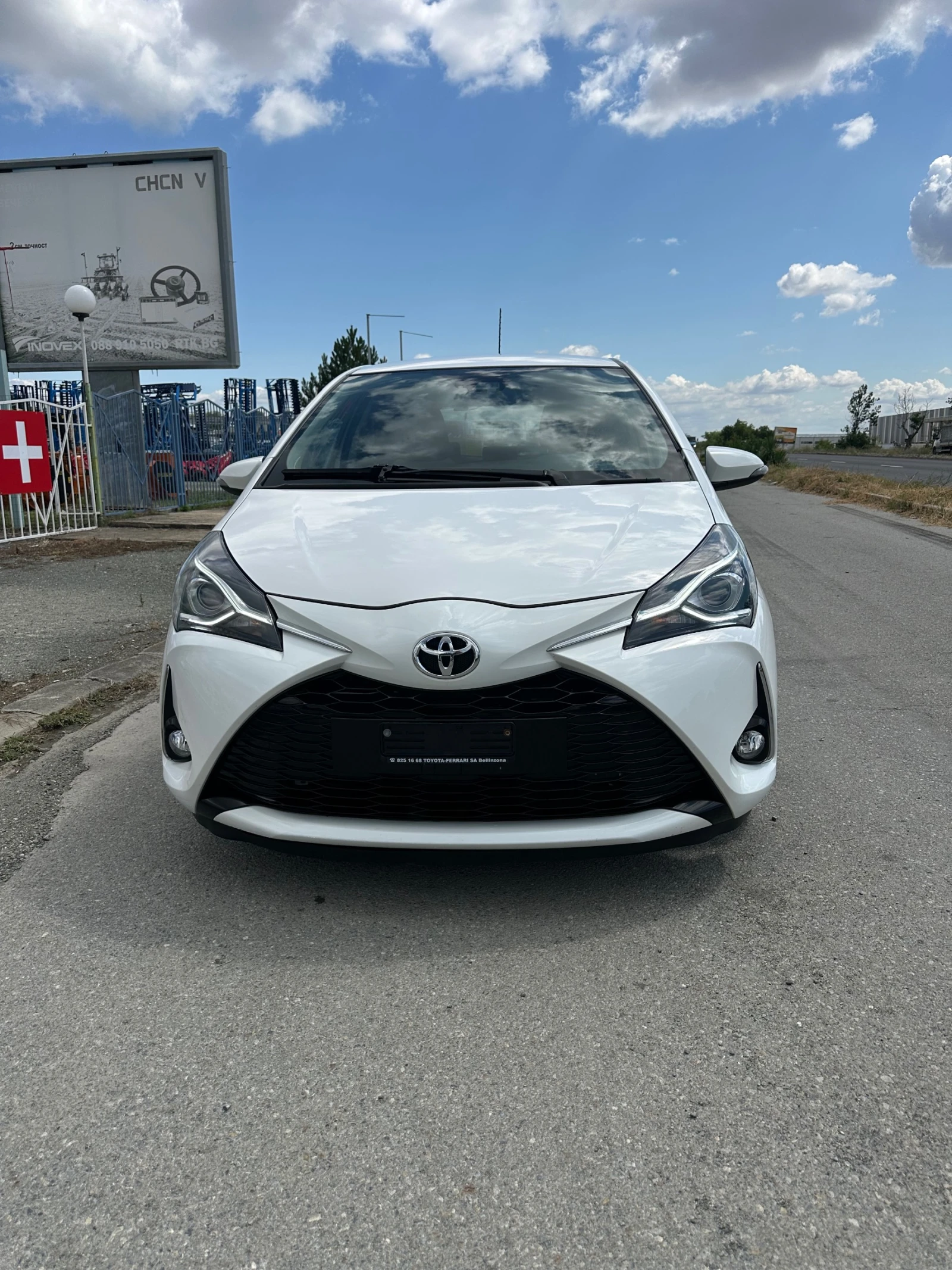 Toyota Yaris FACELIFT ШВЕЙЦАРИЯ, снимка 2 - Автомобили и джипове - 55393045