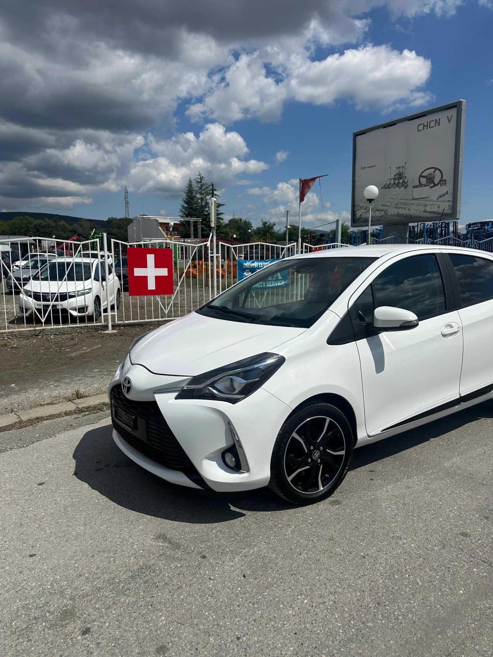 Toyota Yaris FACELIFT ШВЕЙЦАРИЯ, снимка 3 - Автомобили и джипове - 55393045