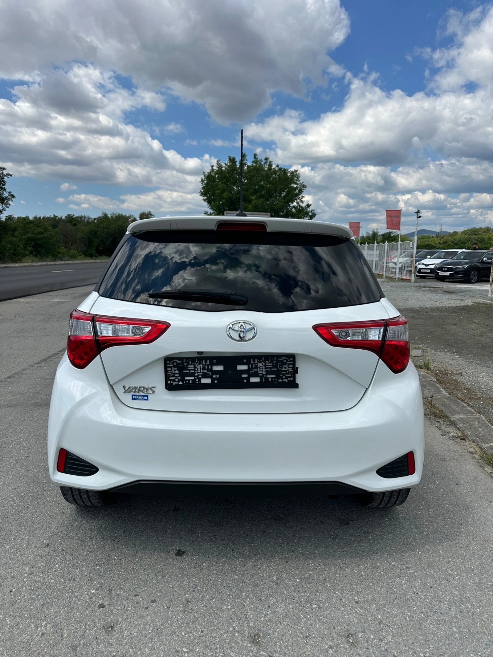 Toyota Yaris FACELIFT ШВЕЙЦАРИЯ, снимка 6 - Автомобили и джипове - 55393045