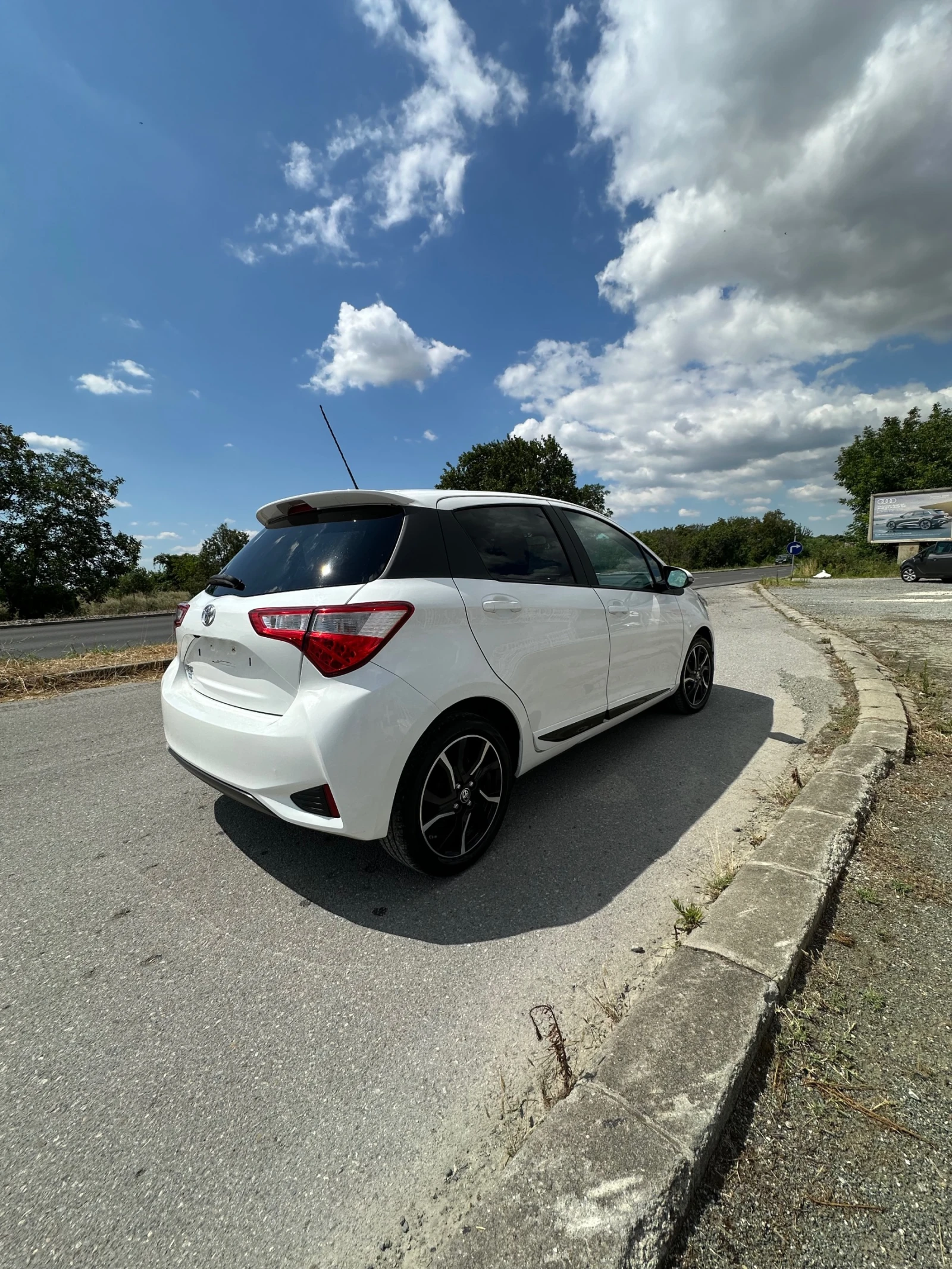 Toyota Yaris FACELIFT ШВЕЙЦАРИЯ, снимка 5 - Автомобили и джипове - 55393045