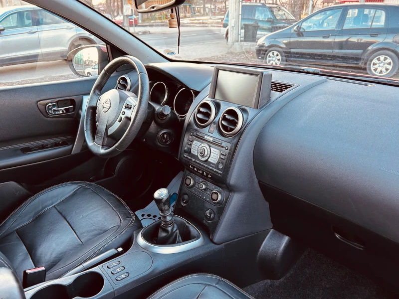 Nissan Qashqai 2.0dci 7- местен, снимка 13 - Автомобили и джипове - 48741580