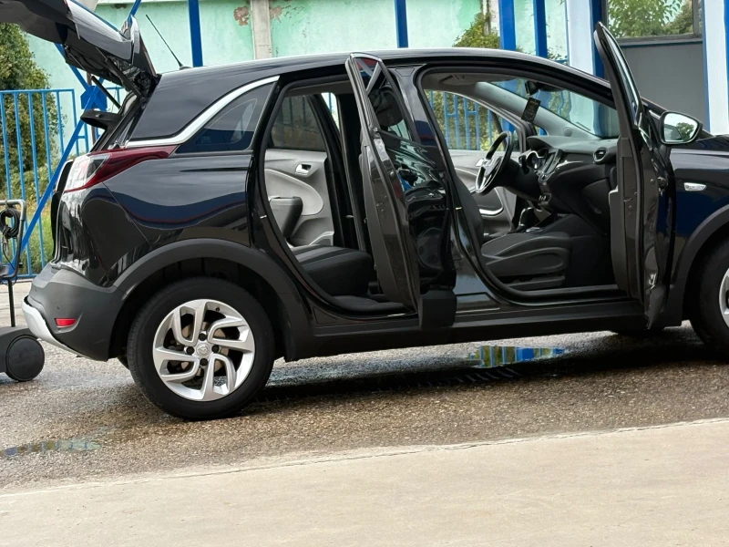 Opel Crossland X Джип