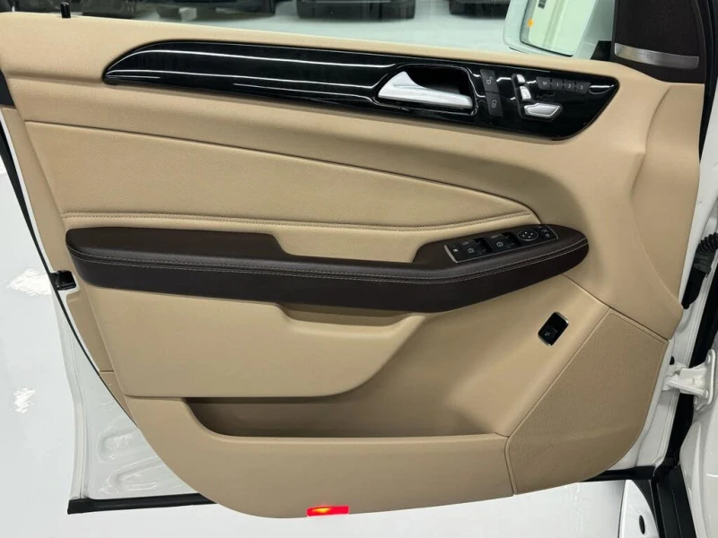 Mercedes-Benz GLE 350 MULTIBEAM LED* HARMAN/KARDON* PANORAMA* ВЪЗДУХ* , снимка 5 - Автомобили и джипове - 52670825